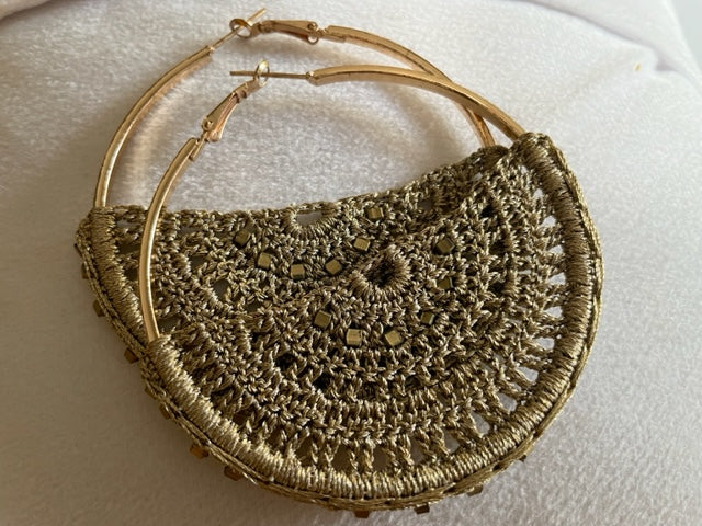 Half moon Gold (L) – gestures.in