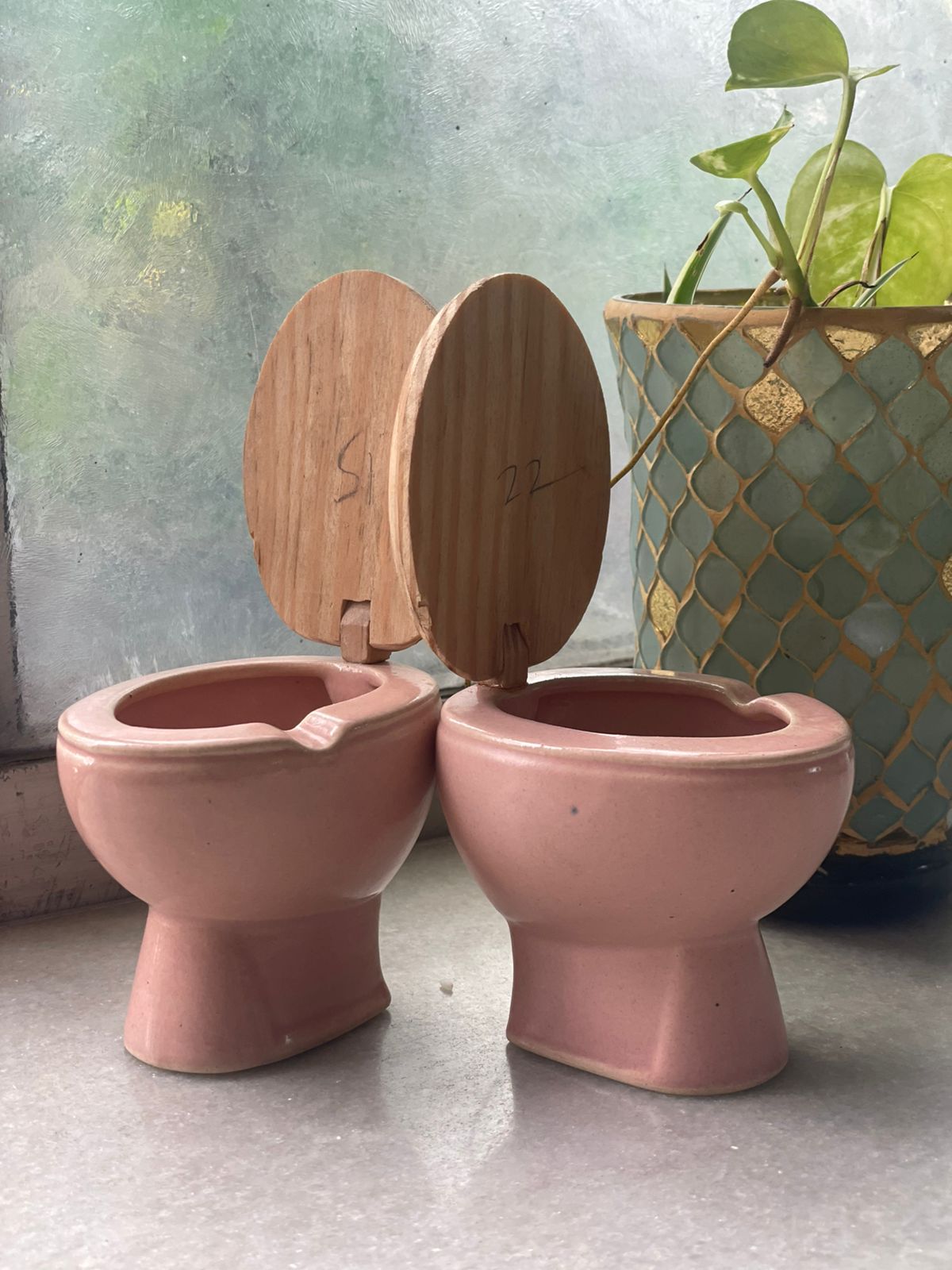Ashtray-commode
